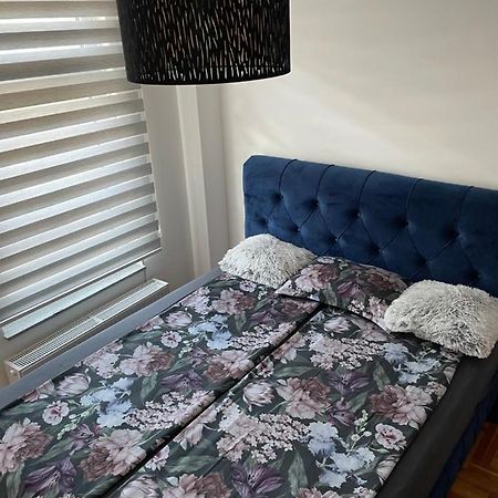 Apartman City Center 4-Setaliste ปรีเยดอร์ ภายนอก รูปภาพ