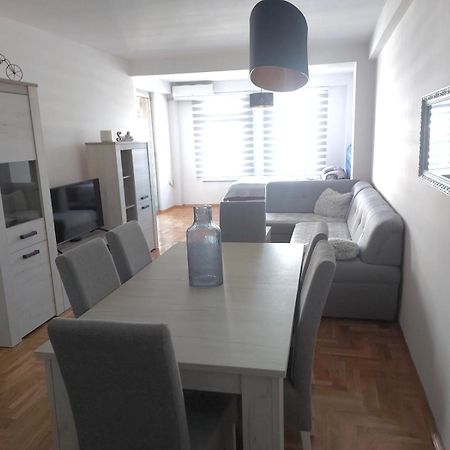 Apartman City Center 4-Setaliste ปรีเยดอร์ ภายนอก รูปภาพ