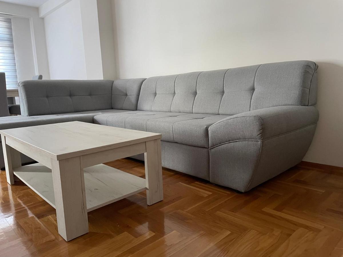 Apartman City Center 4-Setaliste ปรีเยดอร์ ภายนอก รูปภาพ