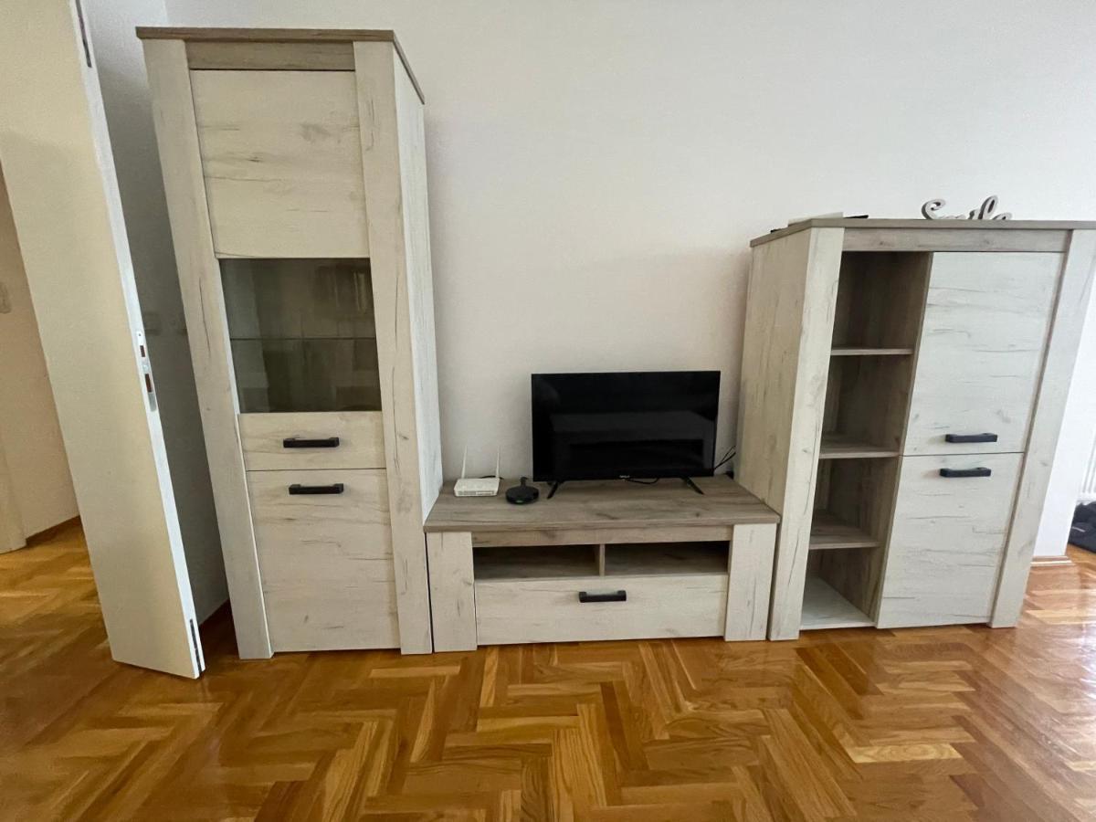 Apartman City Center 4-Setaliste ปรีเยดอร์ ภายนอก รูปภาพ