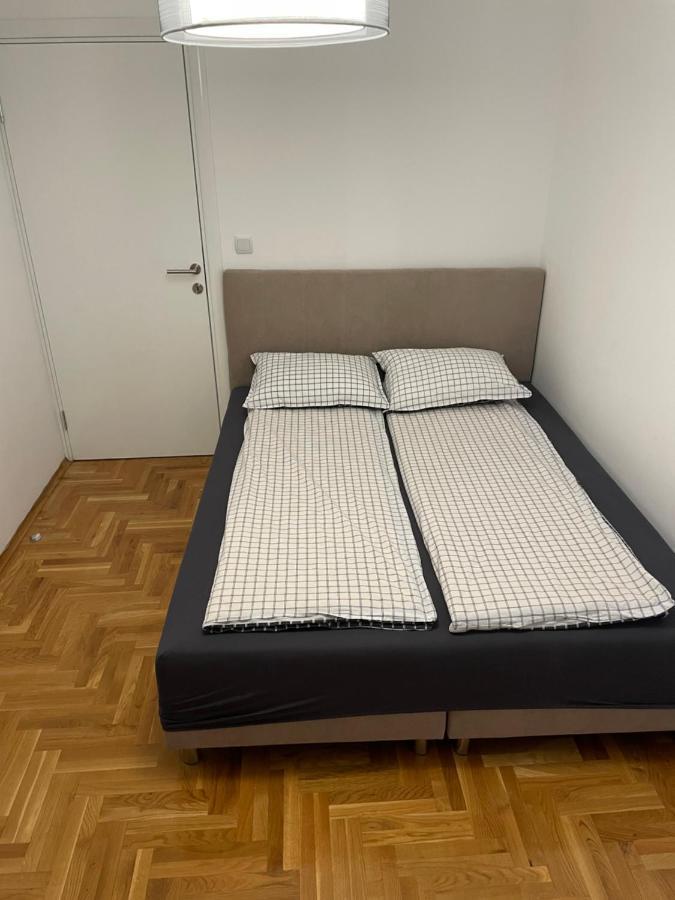 Apartman City Center 4-Setaliste ปรีเยดอร์ ภายนอก รูปภาพ