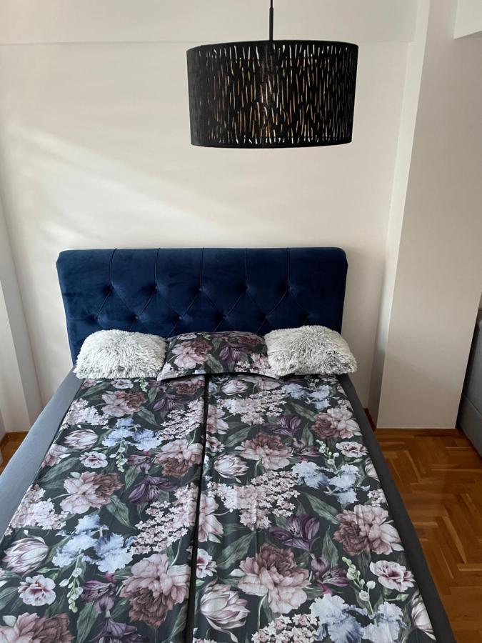 Apartman City Center 4-Setaliste ปรีเยดอร์ ภายนอก รูปภาพ