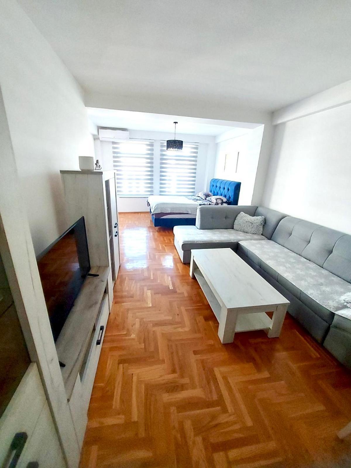 Apartman City Center 4-Setaliste ปรีเยดอร์ ภายนอก รูปภาพ