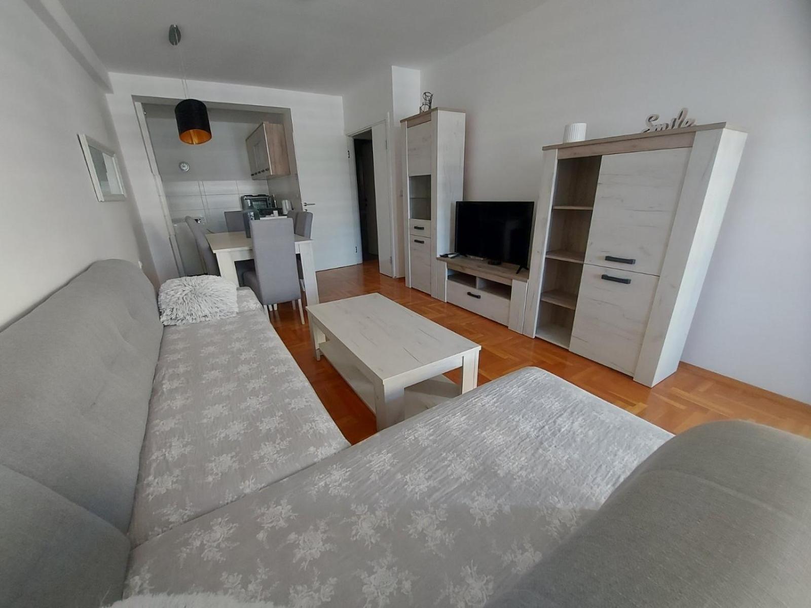 Apartman City Center 4-Setaliste ปรีเยดอร์ ภายนอก รูปภาพ